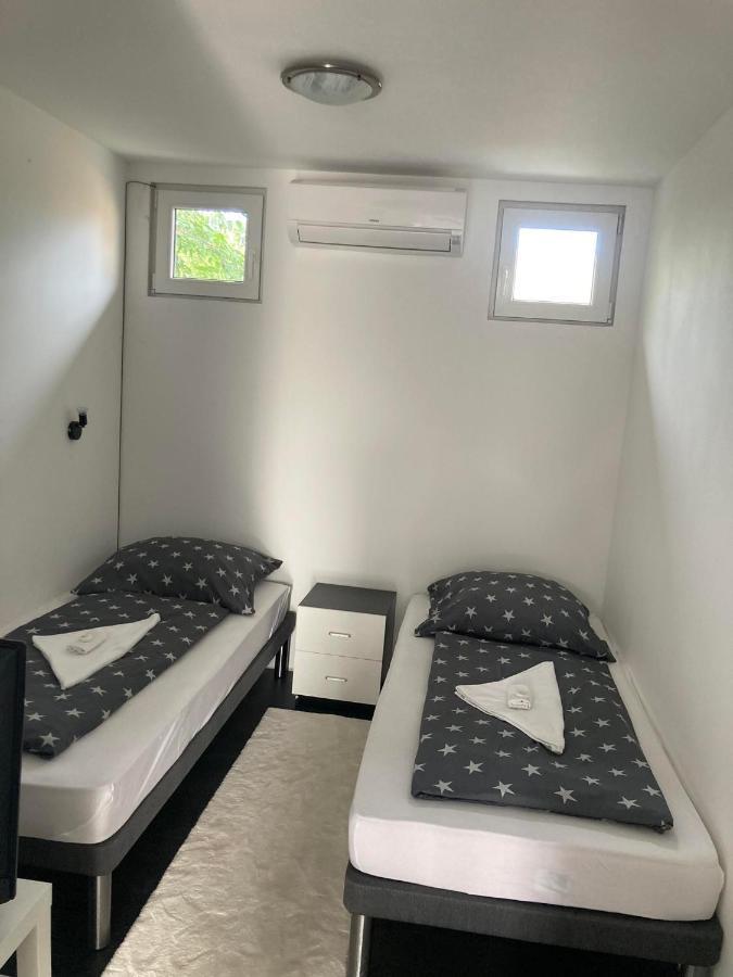 Arany Apartman Aparthotel Cegléd Esterno foto
